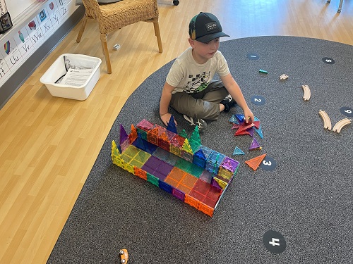 childbuilding with magnet tiles